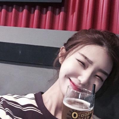 头像女生简单气质，女生头像气质简单（简单大方的气质女生微信头像）