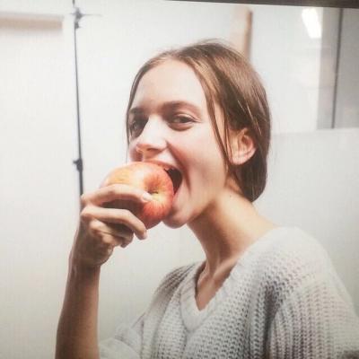 欧美女生头像微信，欧美女生头像（超好看的欧美女生微信头像2018精选）