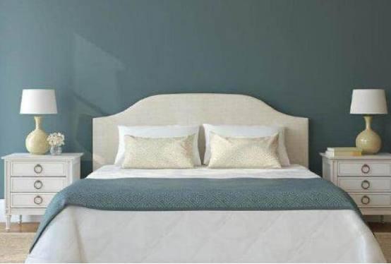 为什么床头柜不能只放一个，床头柜可以只放一个吗（床头柜万万不能只放一个）