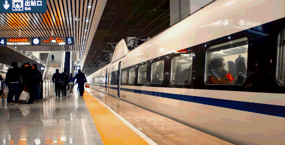 lover称呼女朋友合适吗，lover什么意思（“lover”不是“爱人”）