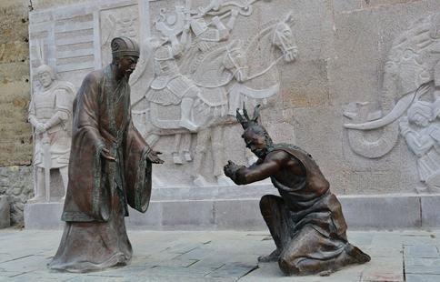 三国演义七擒孟获，三国演义七擒孟获内容（诸葛亮七擒孟获的故事是怎样的）