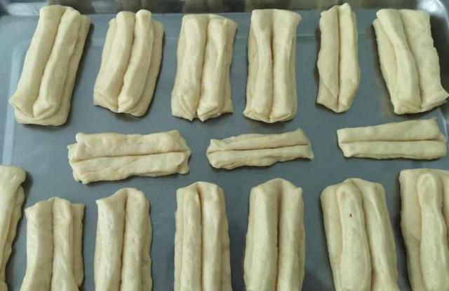 油条怎么做好吃，油条的做法（教你在家做放心油条）