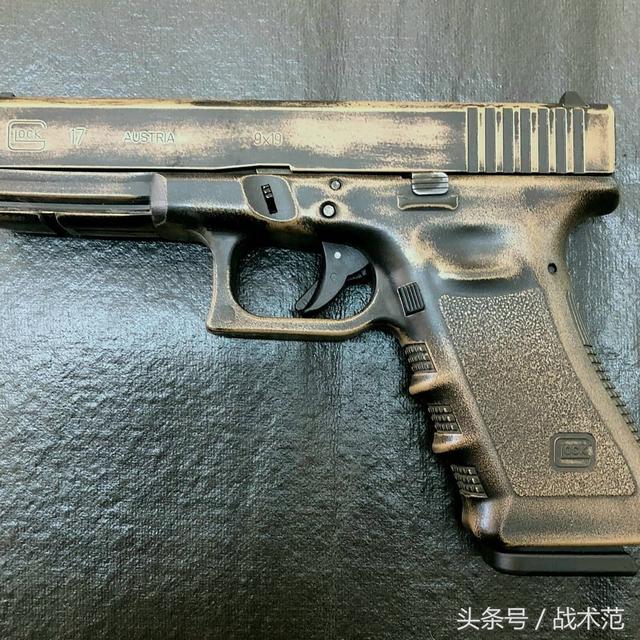 格洛克17式自动手枪，一个让军迷都疯狂的名字——Glock17有啥大来头