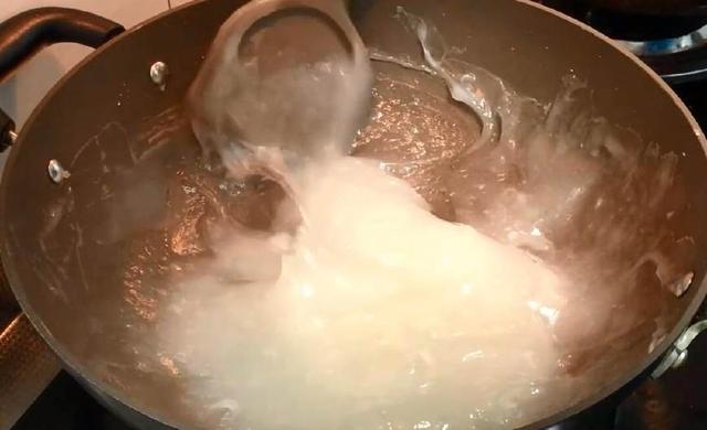 陕西凉粉的做法和配方，四川冰凉粉的做法与配方（陕西凉粉最正宗的做法）