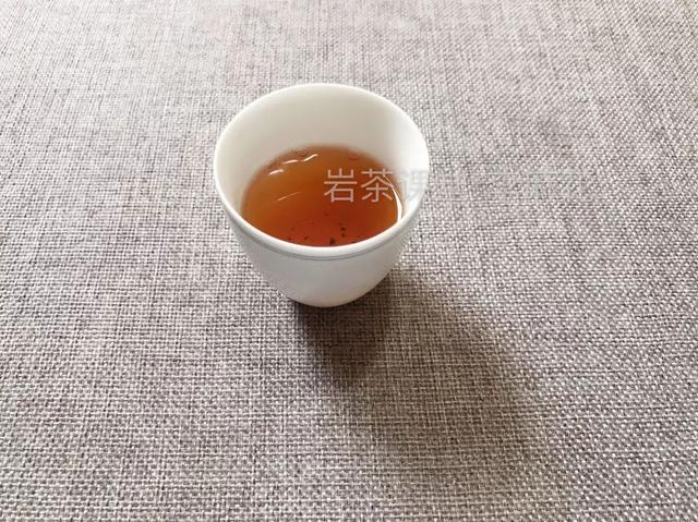 岩茶肉桂有什么功效与作用，岩茶肉桂的功效与作用（喝武夷岩茶肉桂）