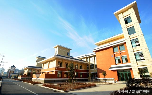 丹阳实验中学，丹阳实验中学学费（菏泽第一所实验中学——菏泽市实验中学）