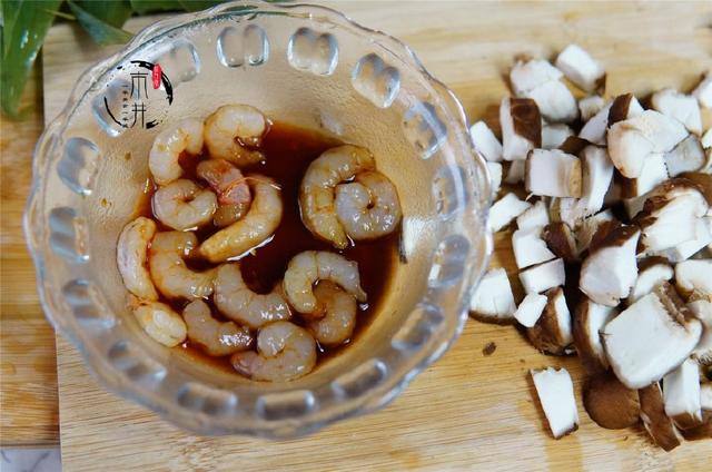 包粽子的配料有哪些，包粽子的材料（包粽子就这么做）