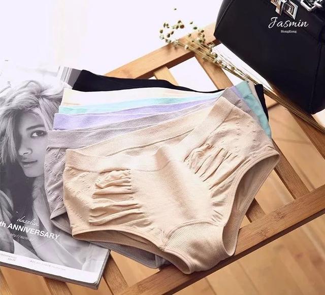 内裤夹档是买大了还是买小了，四岁女宝宝内裤总是夹档怎么办（半个娱乐圈的女星都在穿）