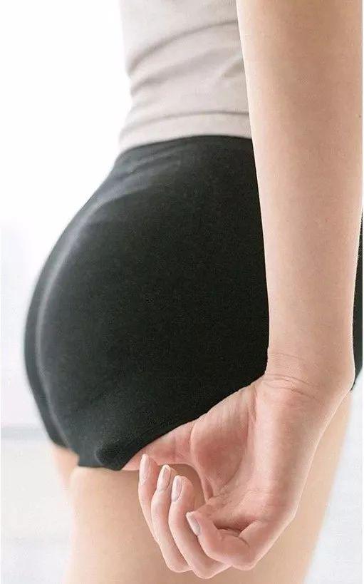 内裤夹档是买大了还是买小了，四岁女宝宝内裤总是夹档怎么办（半个娱乐圈的女星都在穿）