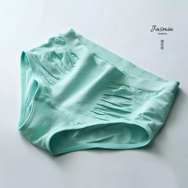 内裤夹档是买大了还是买小了，四岁女宝宝内裤总是夹档怎么办（半个娱乐圈的女星都在穿）