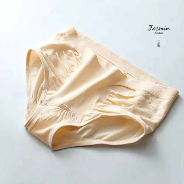 内裤夹档是买大了还是买小了，四岁女宝宝内裤总是夹档怎么办（半个娱乐圈的女星都在穿）