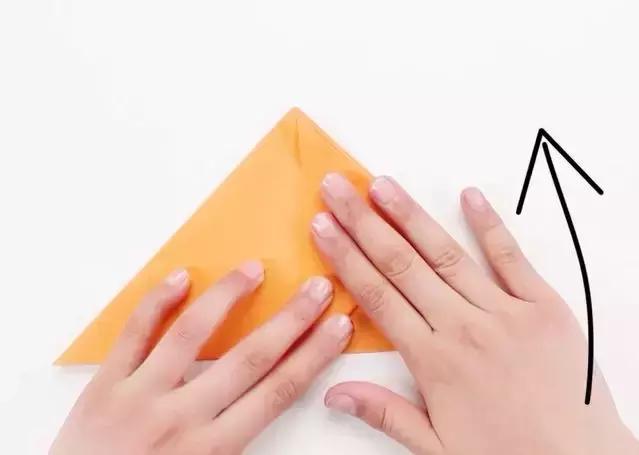 如何折一个可爱的皮卡丘，折纸大全:如何折可爱的皮卡丘（用彩纸折一个呆萌可爱的皮卡丘）