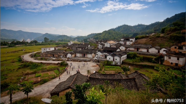 梅县的名人是谁，梅县有哪些名人（来自大埔的慈善家-田家炳先生）