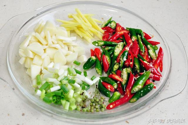 鳝片炒多久能吃，鳝片多久能烧熟（这样弄干净又平整）