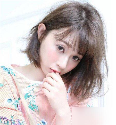 空气烫发型图片，时尚女生短发发型（15款充满空气感的日式烫发发型）