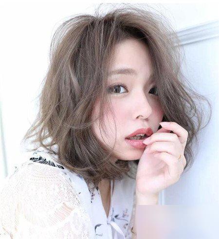 韩国头型女短发烫发图片