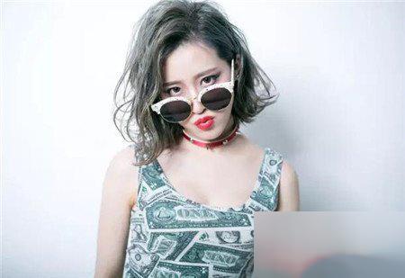 空气烫发型图片，时尚女生短发发型（15款充满空气感的日式烫发发型）