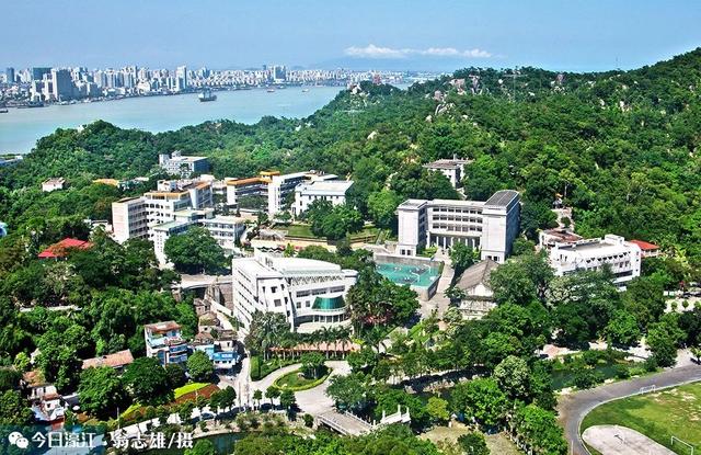 汕头金山中学高中招生问题，汕头金山中学入学条件（将招信息学特长生100名）