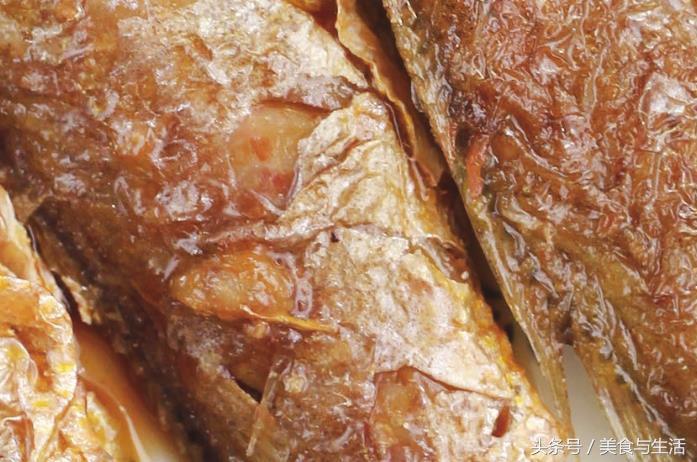 家常熏小黄花鱼，肉质鲜嫩、口感酥香，我自己这样做好吃有滋味