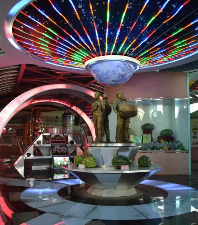 西瓜博物馆,西瓜博物馆开放时间周末(吃西瓜也得懂历史,就在中国) 西瓜博物馆,西瓜博物馆开放时间周末(吃西瓜也得懂历史,就在中国)