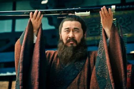 曹操刘备孙坚简介，刘备曹操孙坚三人起兵有什么不一样