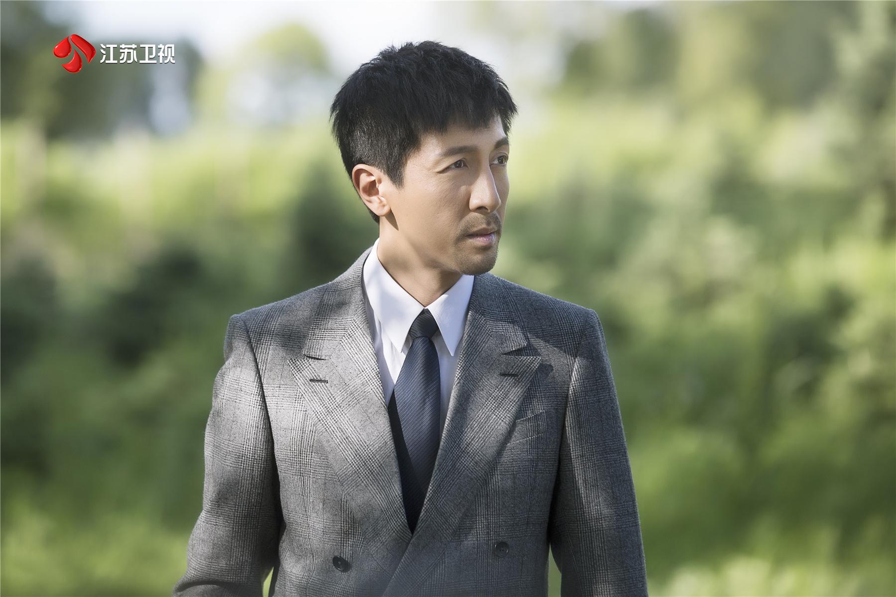 《爱国者》张鲁一智取叛徒获观众点赞 佟丽娅面临信仰与爱抉择记