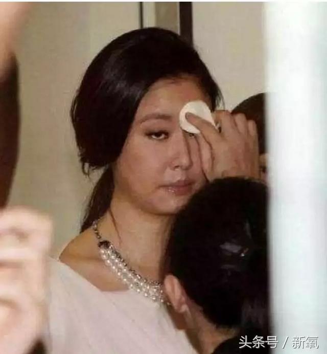 化完妆怎么补妆，真正有效的补妆方法了解一下