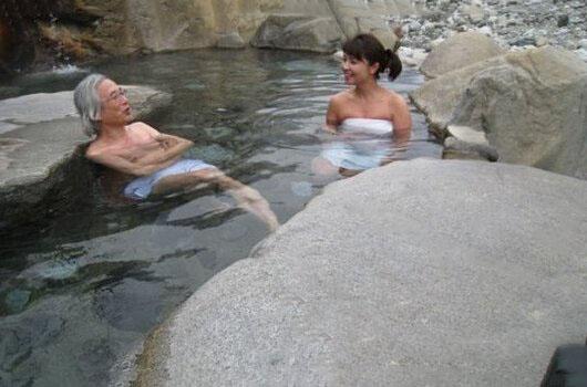 多米尼加习俗，多米尼加传统服饰（不同的风俗，同样的父爱）