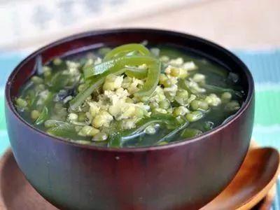 毛绿豆和明绿豆有什么区别，明绿豆和毛绿豆的功效有什么区别（但这4类人注意了，千万别乱喝）