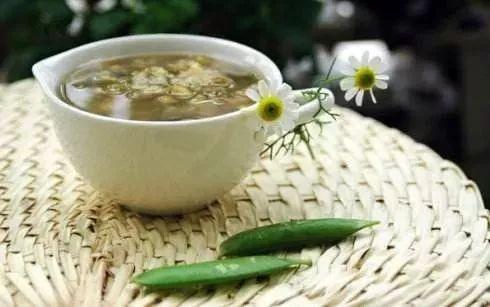毛绿豆和明绿豆有什么区别，明绿豆和毛绿豆的功效有什么区别（但这4类人注意了，千万别乱喝）