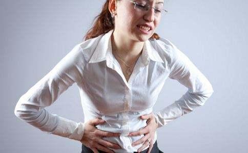 子宫移位的原因，生活中这些习惯会导致子宫移位（发生子宫内膜异位症的原因有哪些）