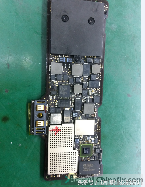 苹果a1534笔记本是哪一年，a1534笔记本是哪年出厂（换了个小电容就修好了）