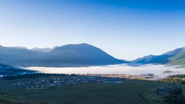 身世浮沉雨打萍的上一句，身世浮沉雨打萍。谁的诗（宋代这10首七律古诗意气风发）