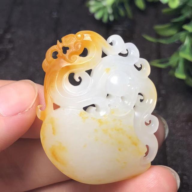 和田玉吊坠价格，足金和田玉吊坠多少钱一克（和田玉籽料的价格体系）