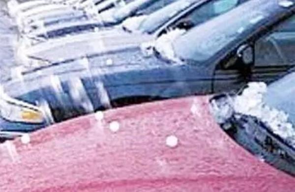 车子被冰雹砸了保险赔吗，冰雹把车砸了可以走保险吗（车子被砸成筛子）