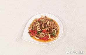 怎样做鱿鱼丝这道菜，鱿鱼丝这么做，好吃到停不下来