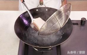 怎样做鱿鱼丝这道菜，鱿鱼丝这么做，好吃到停不下来