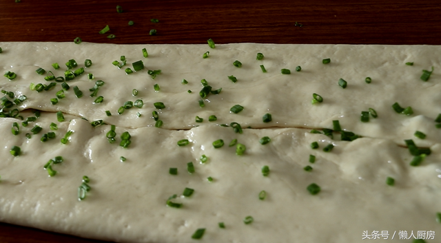 怎么做葱油花卷，葱香花卷怎么做最简单又好看（教你做好看又好吃的葱油花卷）