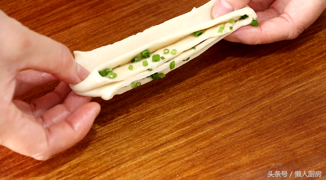 怎么做葱油花卷，葱香花卷怎么做最简单又好看（教你做好看又好吃的葱油花卷）