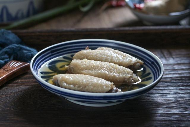 香糟卤可以卤哪些东西，糟卤是什么调料怎么吃的（夏日的餐桌上不能少了这几道糟卤菜）
