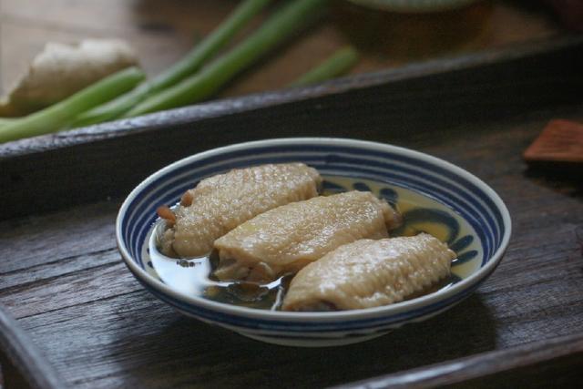 香糟卤可以卤哪些东西，糟卤是什么调料怎么吃的（夏日的餐桌上不能少了这几道糟卤菜）