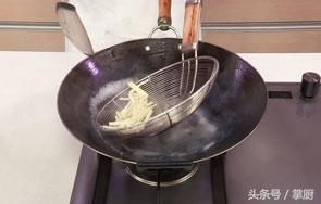 怎样炒鱿鱼丝又嫩又好吃，用带有独特海香的鱿鱼