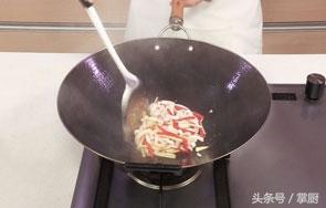 怎样炒鱿鱼丝又嫩又好吃，用带有独特海香的鱿鱼