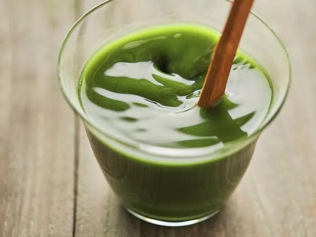 青汁什么时候喝最好，青汁什么时候喝最好?饭前喝还是饭后喝好（你需要一杯青汁，过年必备）