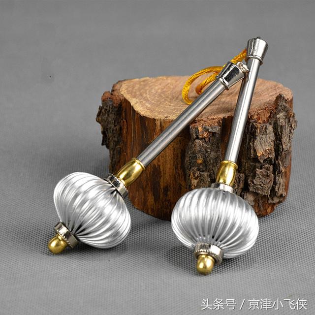 大体有擂鼓瓮金锤,梅花亮银锤,青铜倭瓜锤,镔铁亚油锤,按金银铜铁排序