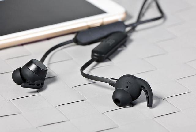 蓝牙耳机使用方法，无线蓝牙耳机怎么使用教程（史上最全蓝牙耳机指南）