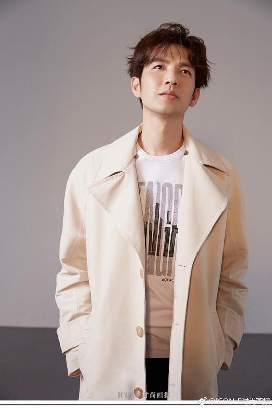 钟汉良新浪微博，钟汉良的新浪微博说了什么（钟汉良：随遇且相安）