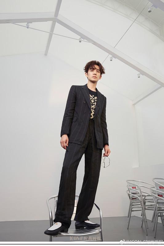 钟汉良新浪微博，钟汉良的新浪微博说了什么（钟汉良：随遇且相安）