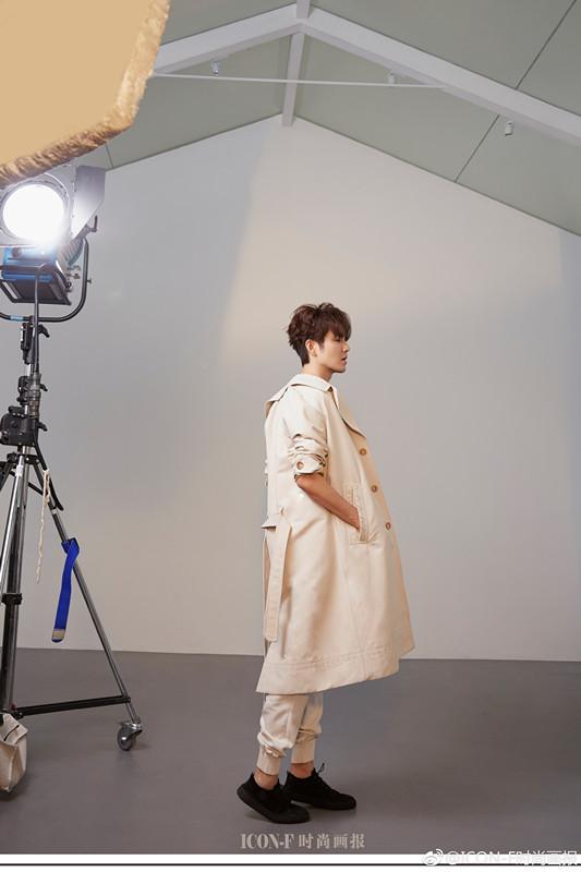 钟汉良新浪微博，钟汉良的新浪微博说了什么（钟汉良：随遇且相安）