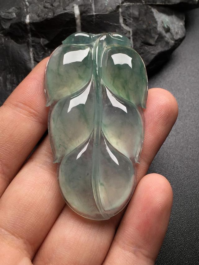 翡翠叶子的寓意，翡翠挂件树叶是啥意思（一片翡翠叶子，八种美好寓意）